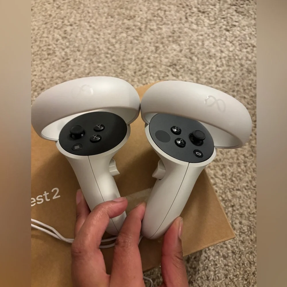 META QUEST 2 IMMERSIVE ALL IN ONE VIRTUAL REALITY HEADSET